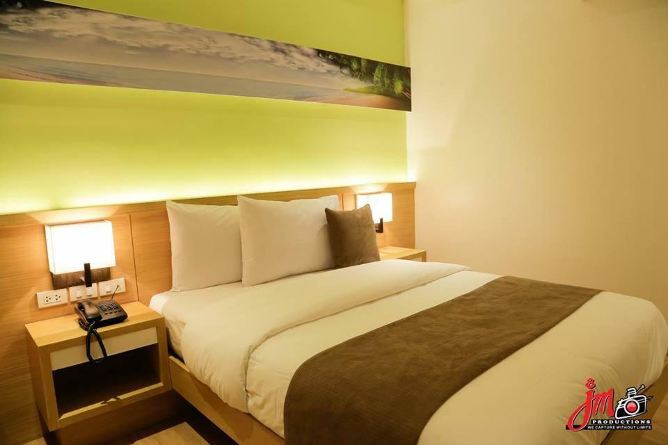 Icove Beach Hotel Olongapo City Exteriör bild