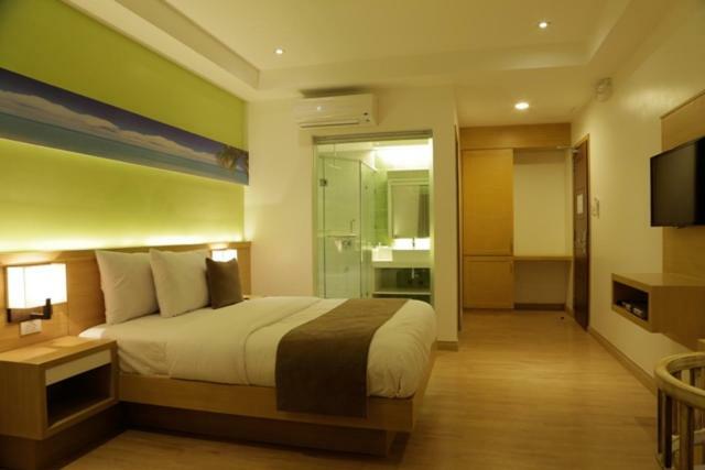 Icove Beach Hotel Olongapo City Exteriör bild